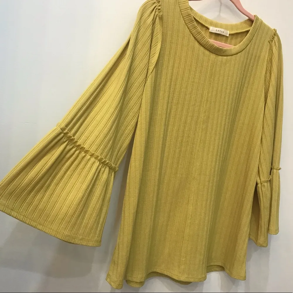 Entro boutique Fall bell sleeve yellow blouse Med - Image 4