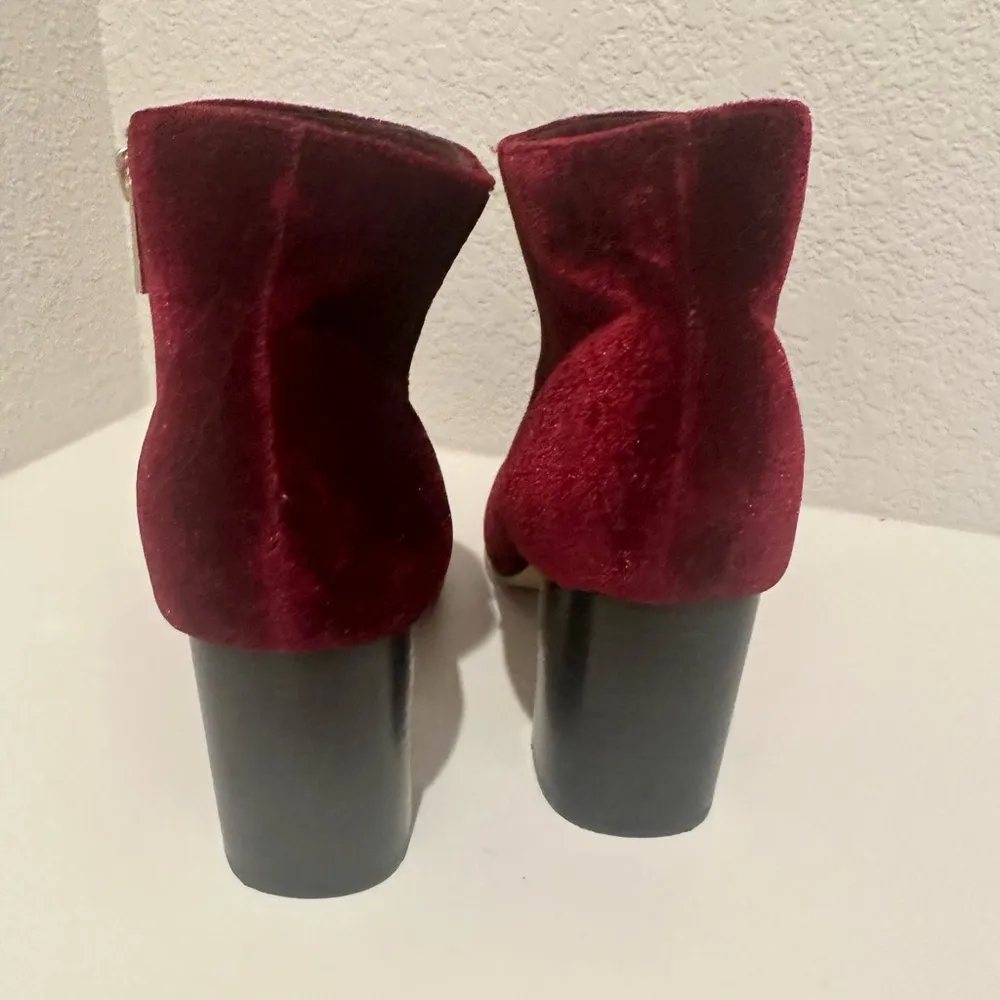 Bella Vita Klaudia II Velvet Ankle Boots Burgundy Booties Size 10 - Image 5