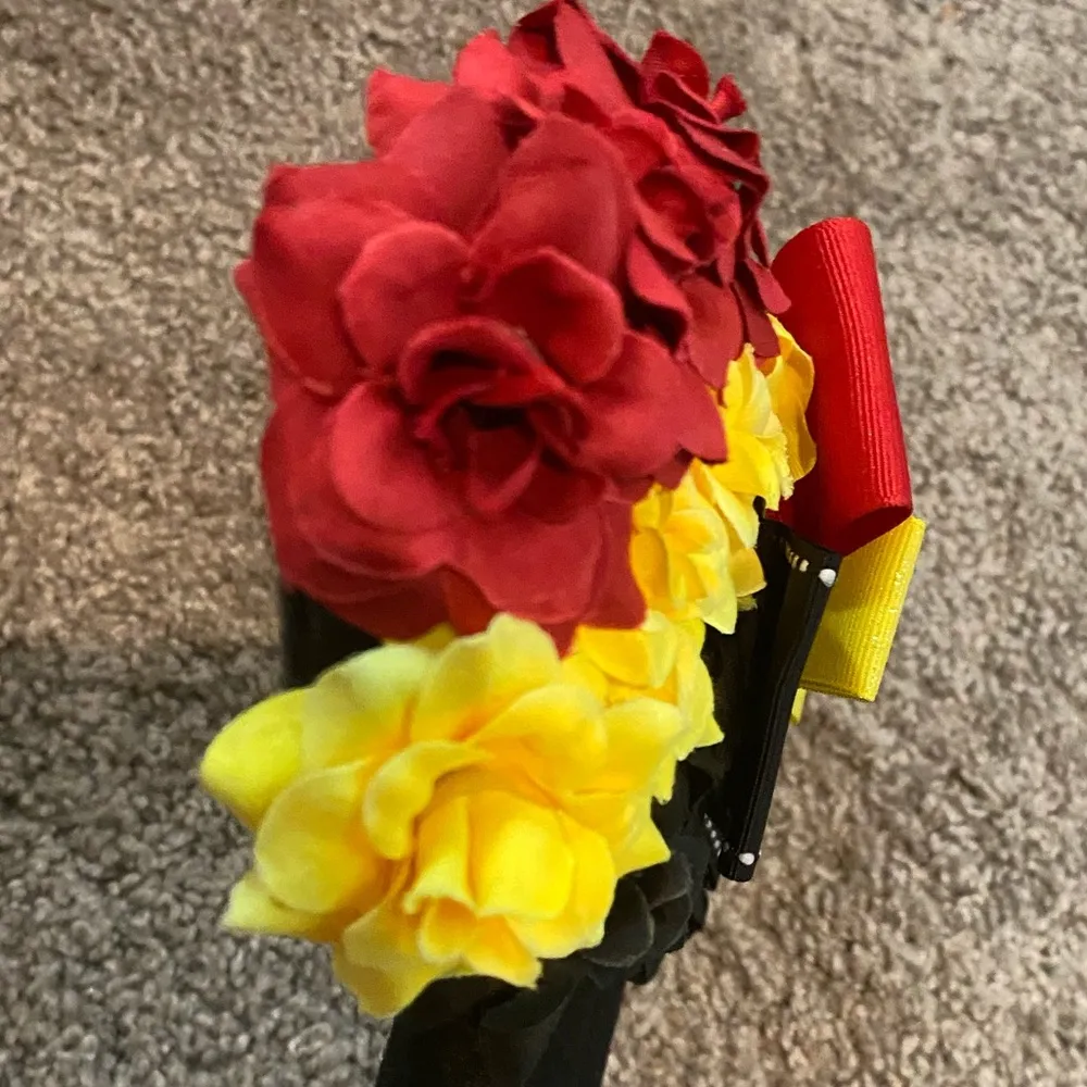 Disney’s Classic Mickey Mouse Themed Minnie Ears - Image 7