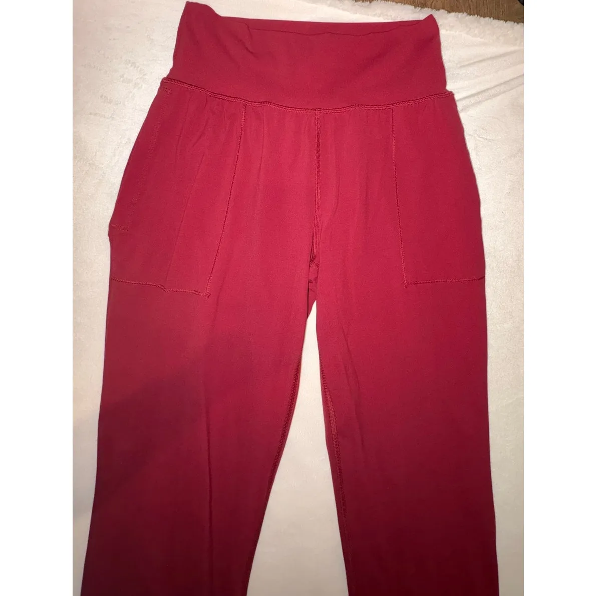 NWOT Womens Athleta Salutation Powervita Jogger Victorian Berry Size S - Image 5