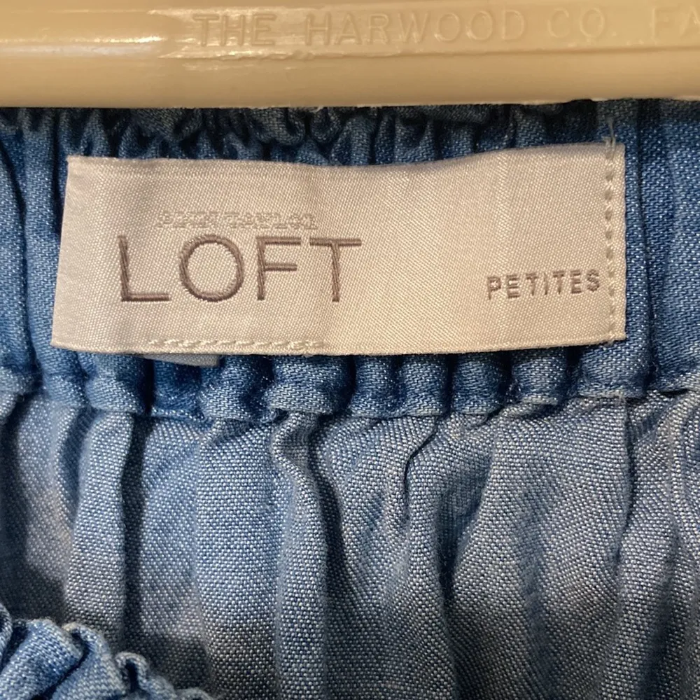 Anne Taylor Loft Petites Chambray Off Shoulder Top Women’s Size M/P - Image 2