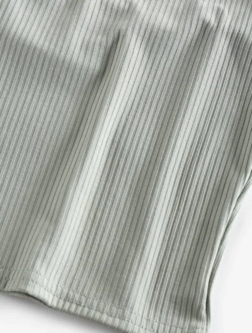 Zaful Ribbed Halter Crop Top - Image 3