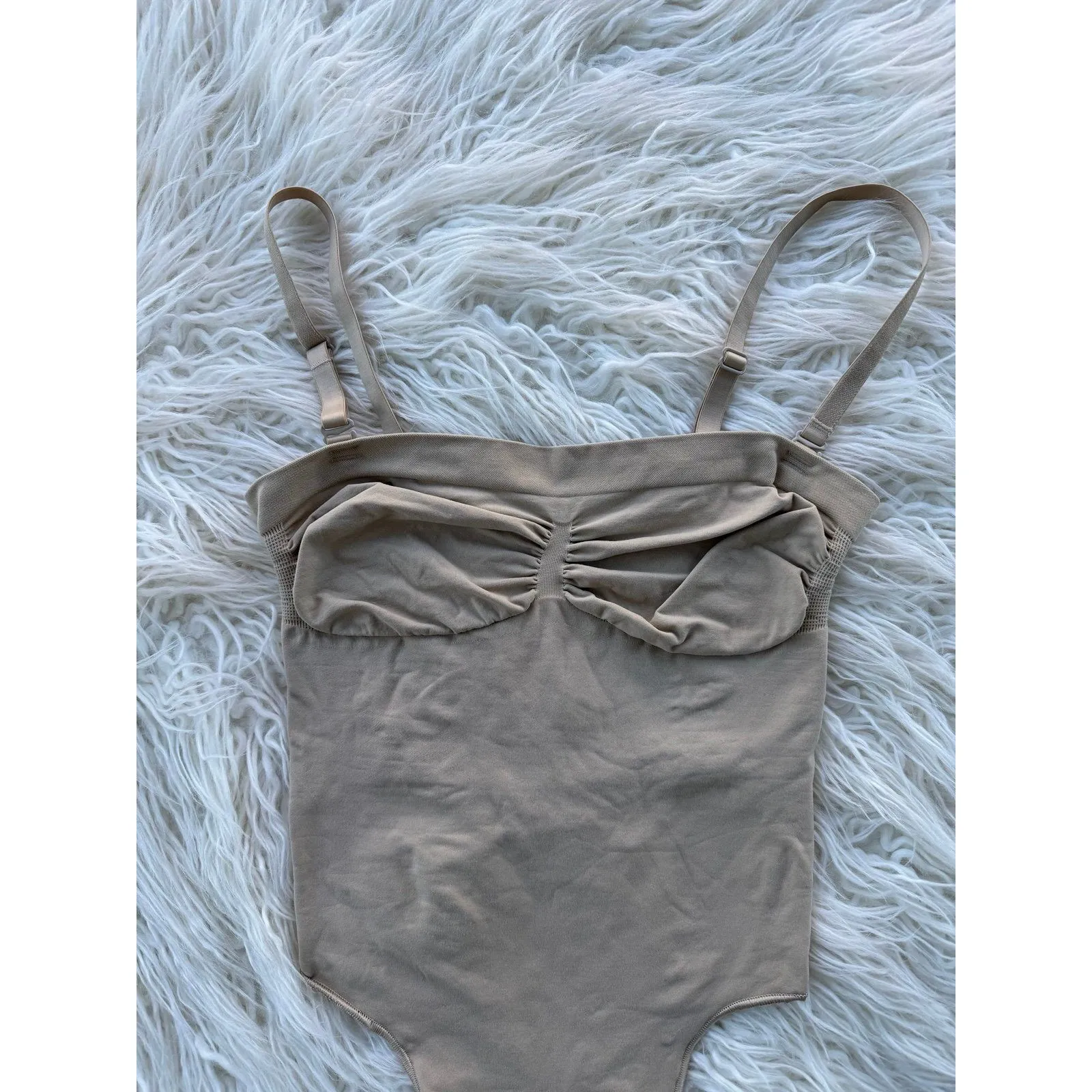 Skims Seamless Sculpt Strapless Thong Bodysuit Clay  
Size 2XL - Image 3