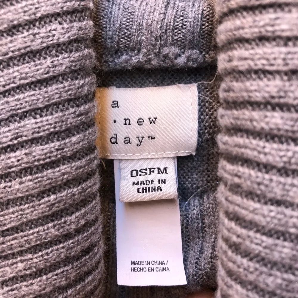 A NEW DAY grey knit poncho with arm slots! - Image 7