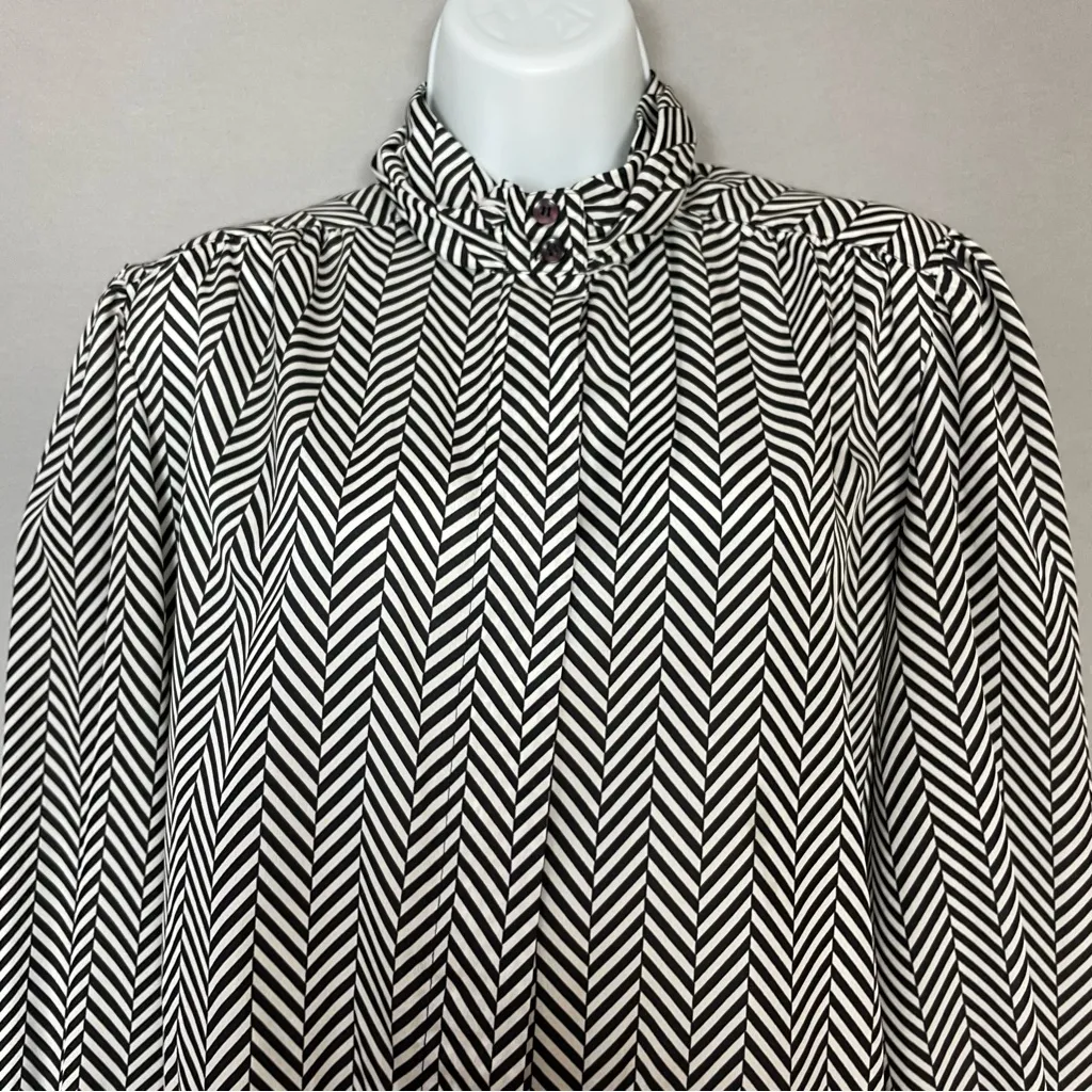 Vintage 80s Blouse Secretary Long Sleeve Mock Neck Black White Herringbone Print Size 10 - Image 4