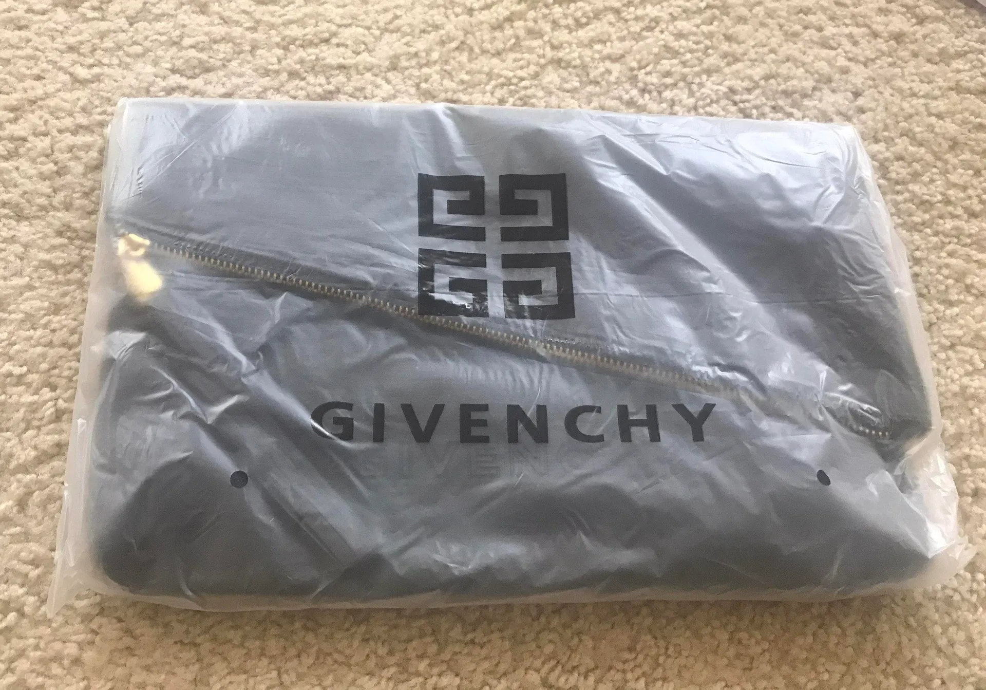 Givenchy Envolepe Leather Bag - Image 9