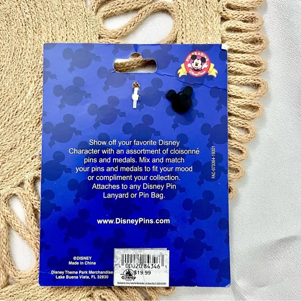 Disney Lanyard Medal And Pin Set - Jack & Oogie Boogie - Image 3