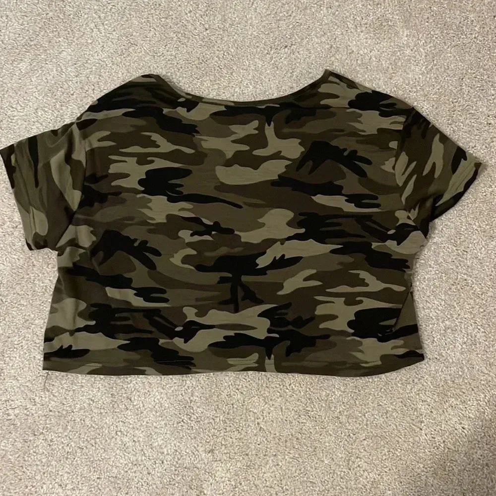 Camo SHEIN crop top size‎ small - Image 3