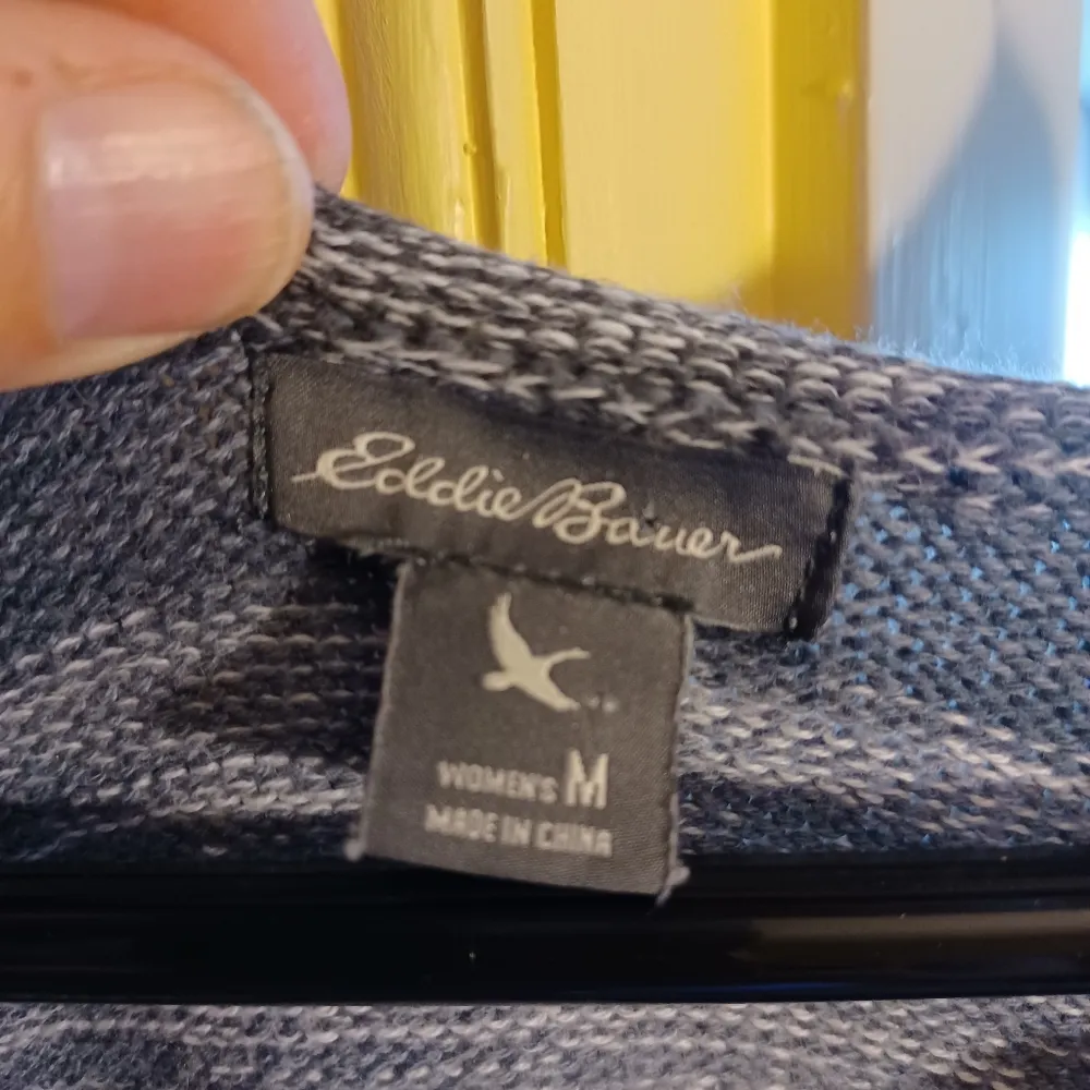 Eddie Bauer Sweater Women's Size M Gray stripes 3B12 - Image 2