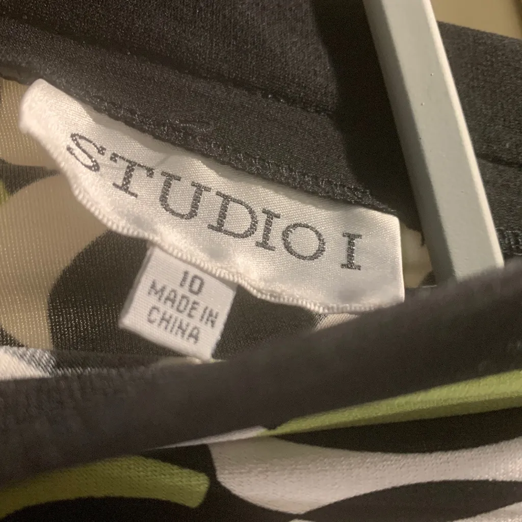 Dress V Front & Back Below Knee by Studio One size 10 - Image 3