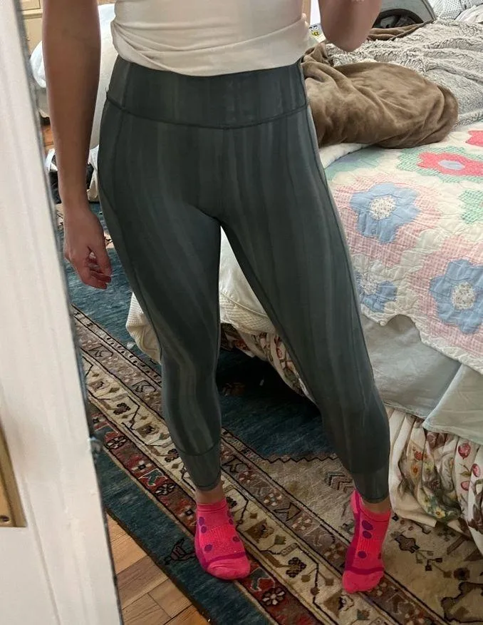 Lululemon in movement tight, leggings!! - Image 10