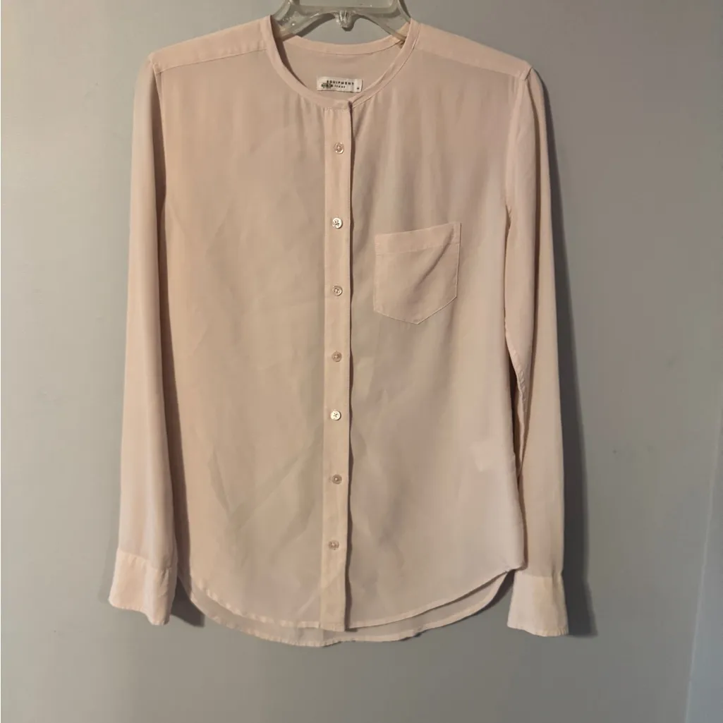 Equipment Light Pink 100% Silk Button Down Shirt size medium - Image 2