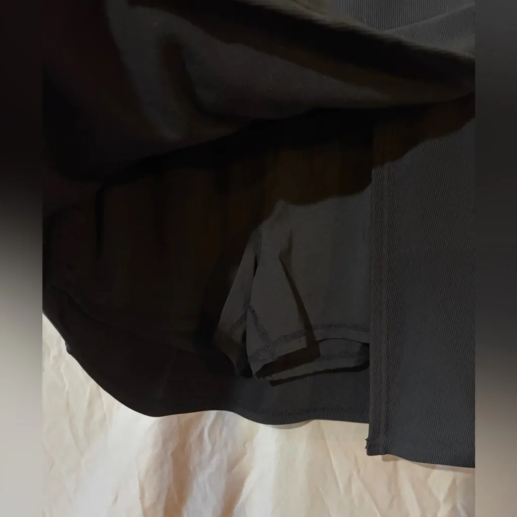 Move theology skirt Size M - Image 3