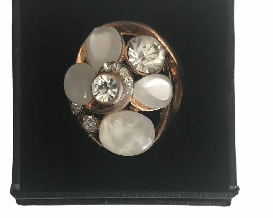 Vintage Ring Faux Stone Costume Jewelry Gold Pearl - Image 6