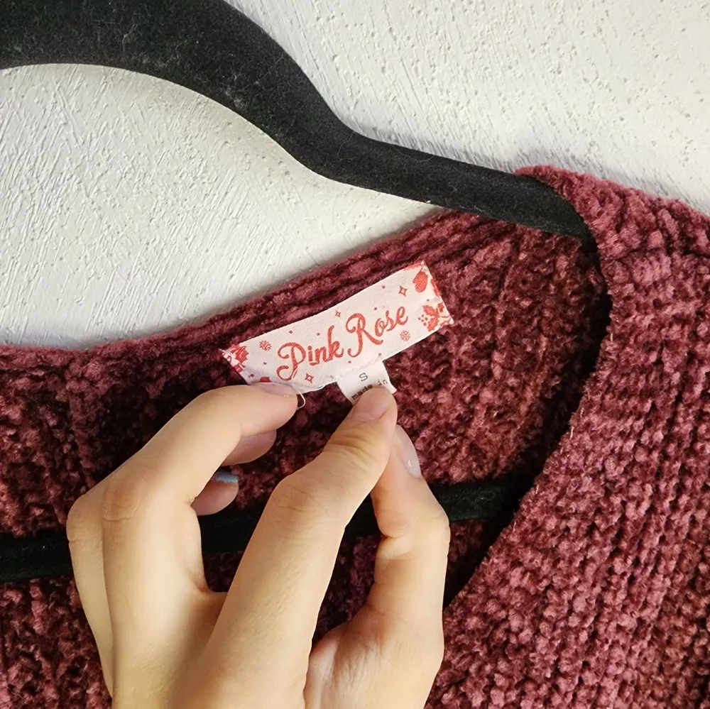 Pink rose burgundy knit sweater size small - Image 2