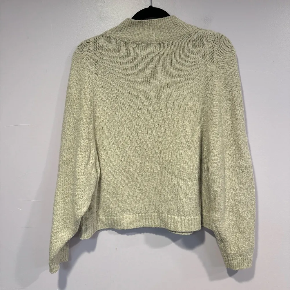 Thick cream old navy sweater - Image 3