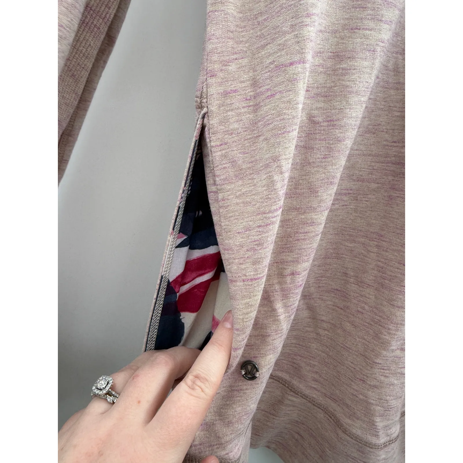 Lululemon Exhalation Pullover II Women's Size 8 Mojave Magenta Long Sleeve Yoga - Image 5