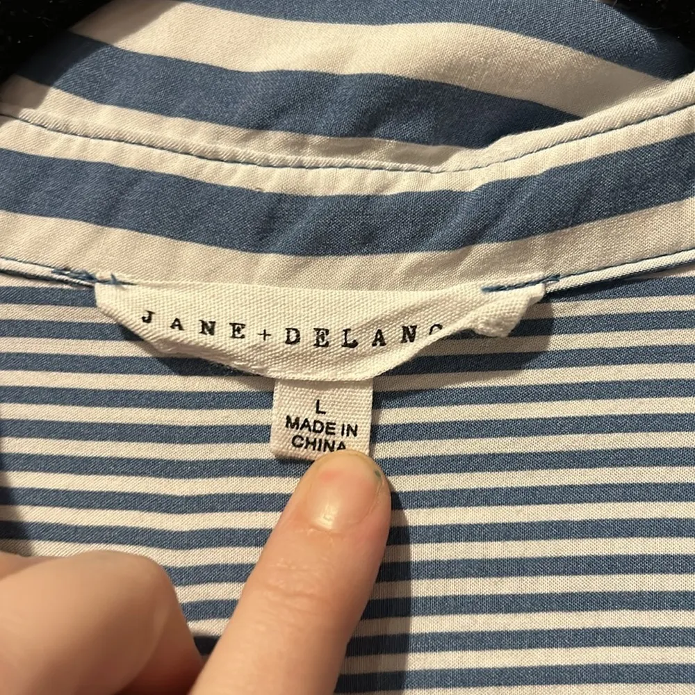 Jane + Delancey blue & white striped button up beachy shirt - Image 3