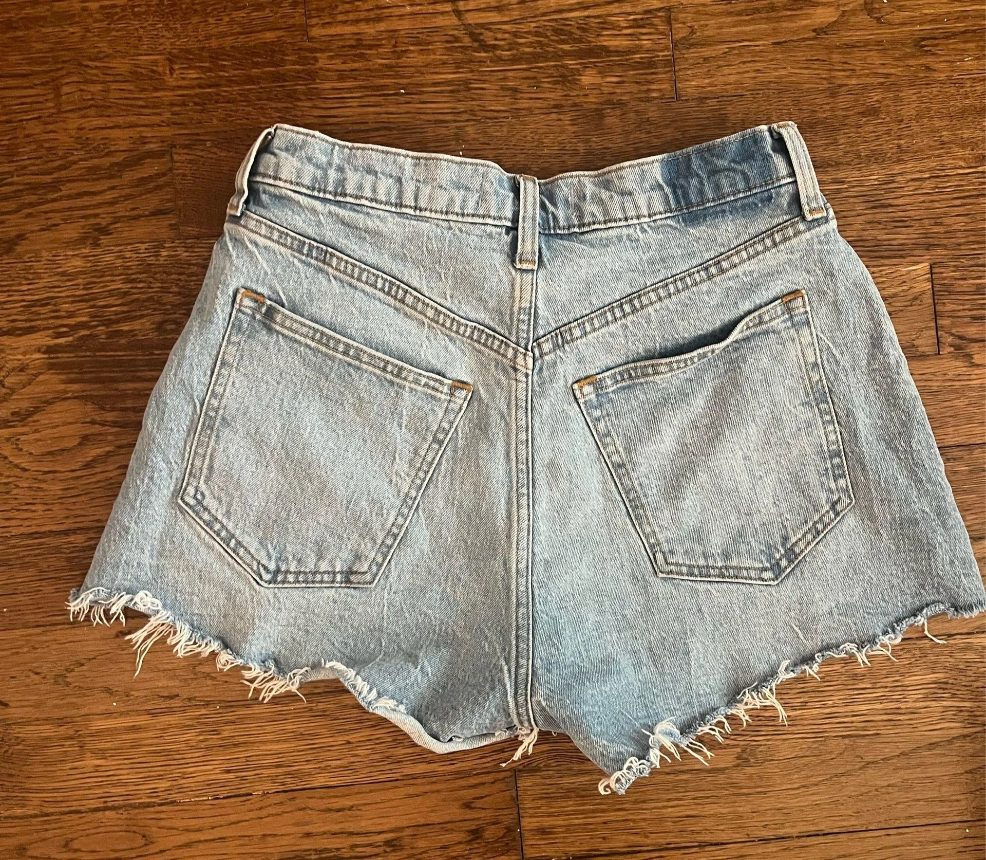 Abercrombie Mom High-Rise Shorts - Image 2
