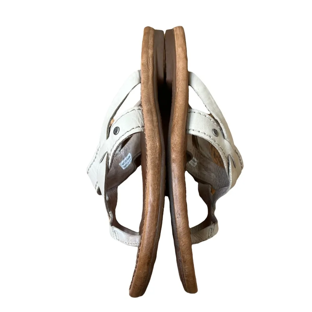 UGG  MIREYA Flip Flop Sandal - Image 6