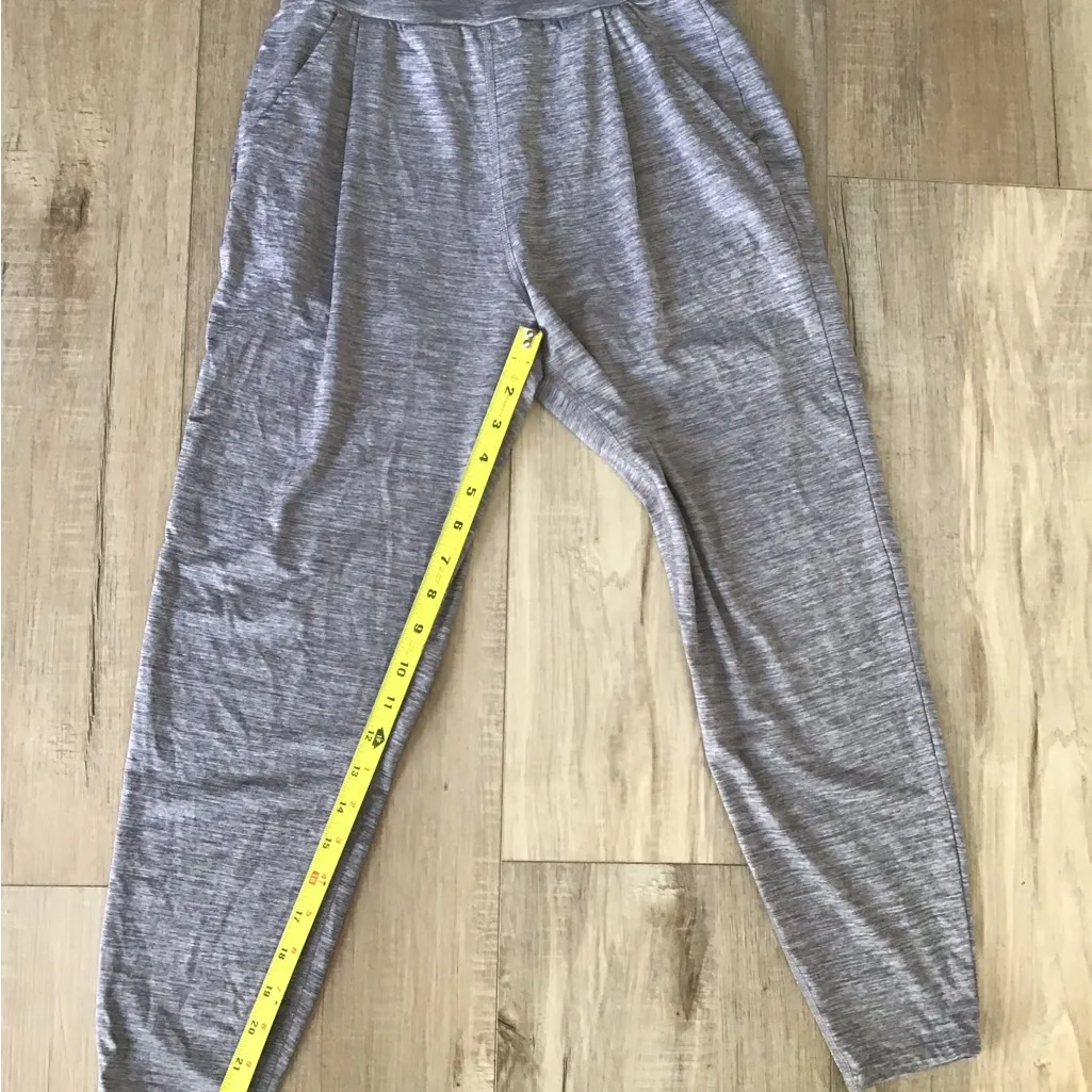 Vuori Lux At Ease Harem Style Pants Heather Gray XS Athleisure Yoga Comfort - Image 4