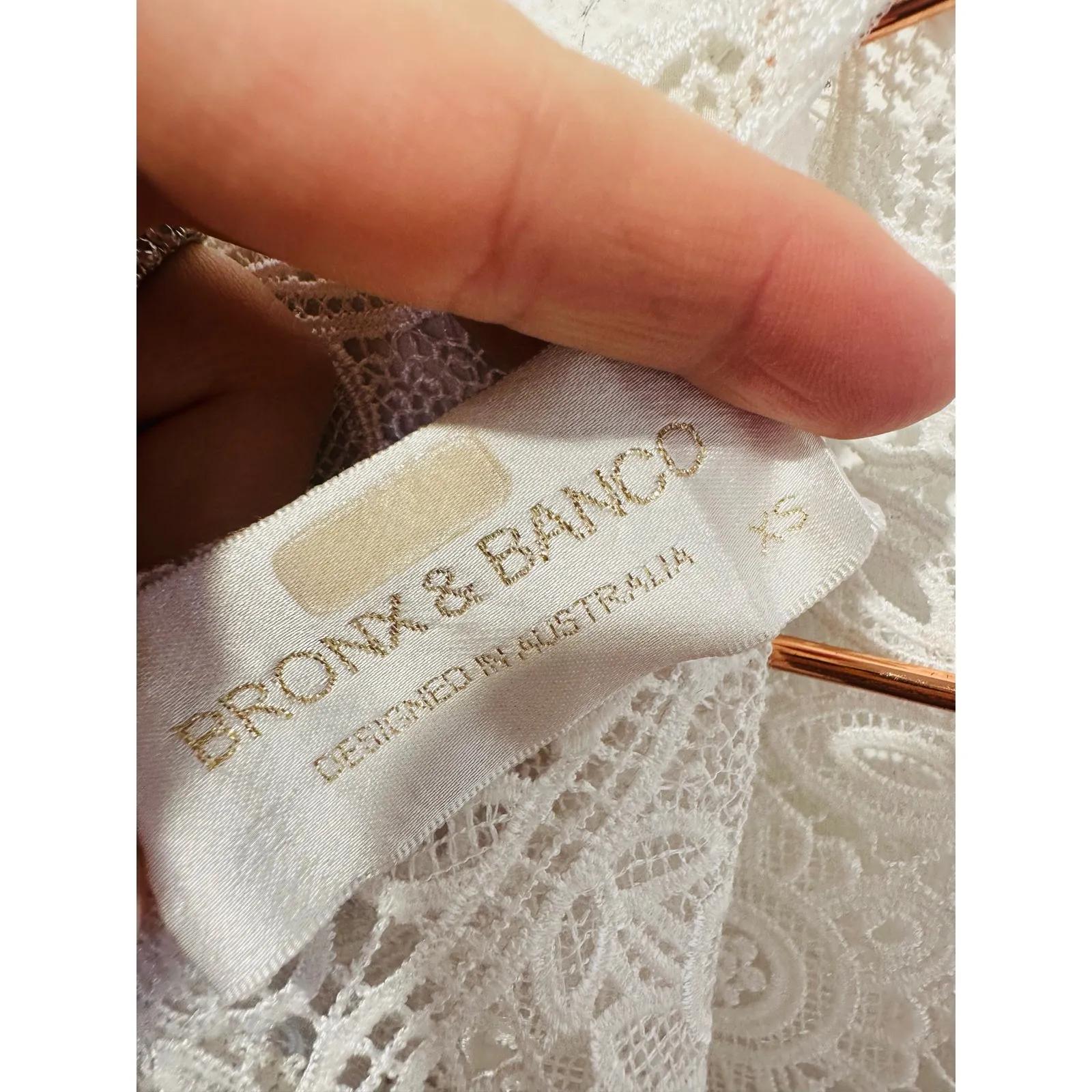 Bronx & Banco White Embroidered Lace Back Cutouts Madeline Lace Bride Dress XS - Image 11