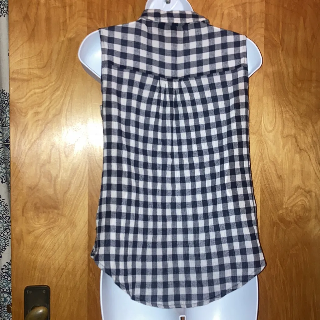 White & Navy Blue Gingham Basic Editions Size Small Top - Image 5