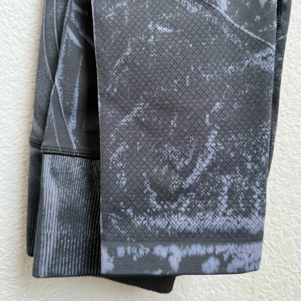 LULULEMON Ebb to Street Tight Wash in Stone Wash Graphite Grey Seamless Leggings - Image 14