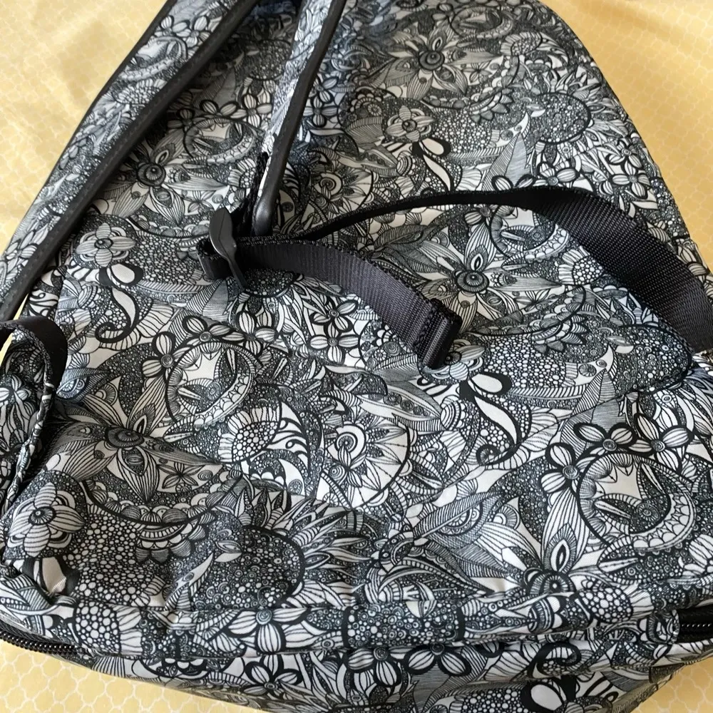 Sakroots Black & White Floral Artist Circle Backpack - Image 4