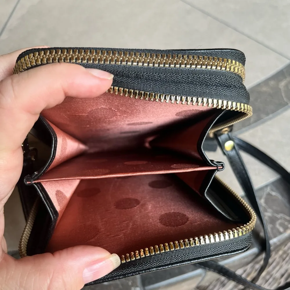 NWOT Black cross body purse - Image 4