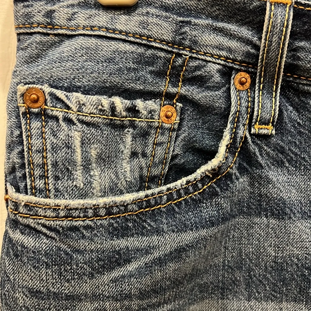 LEVI STRAUSS & CO 501 Distressed Denim 6” Shorts Blue Size 27 - Image 5