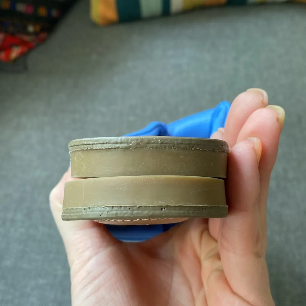 NWOT Marc Fisher Flip Flop Sandals Size 10 Aqua Blue Knotted Puffy Straps - Image 7