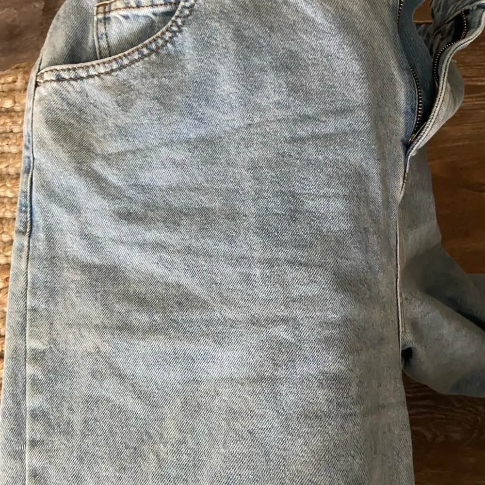 ASOS size 34 distressed Boyfriend Jeans with Classic Denim Look $55 Blue - Image 10