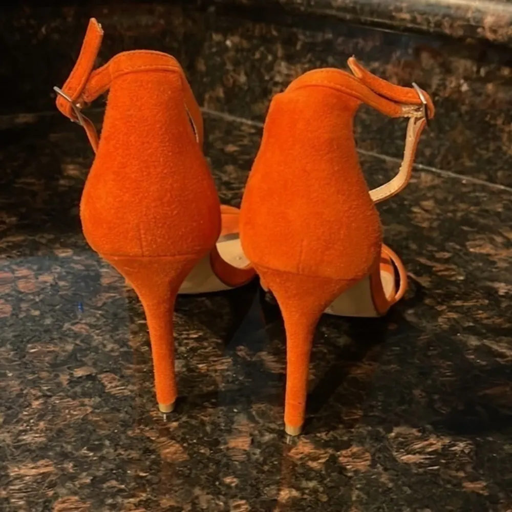 Charles by Charles David suede summer  heels in orange - Image 3