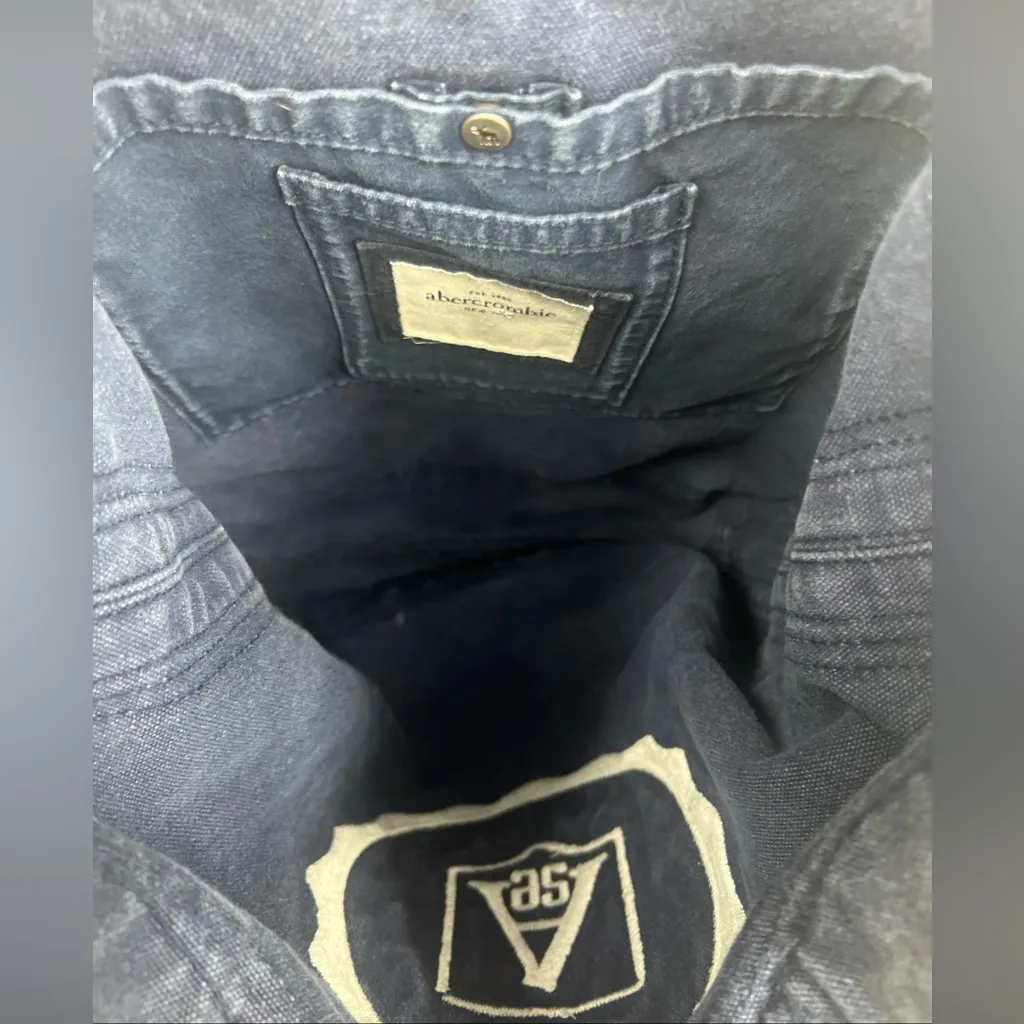 Abercrombie & Fitch Tote Bag with Iconic Logo - Image 5