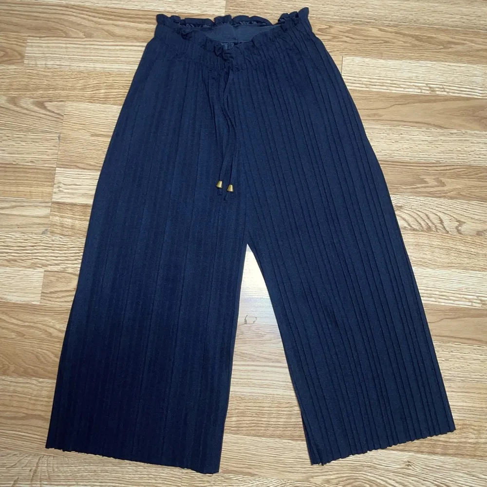 Frenchy Vacation Solid black Textured Lace - Image 9