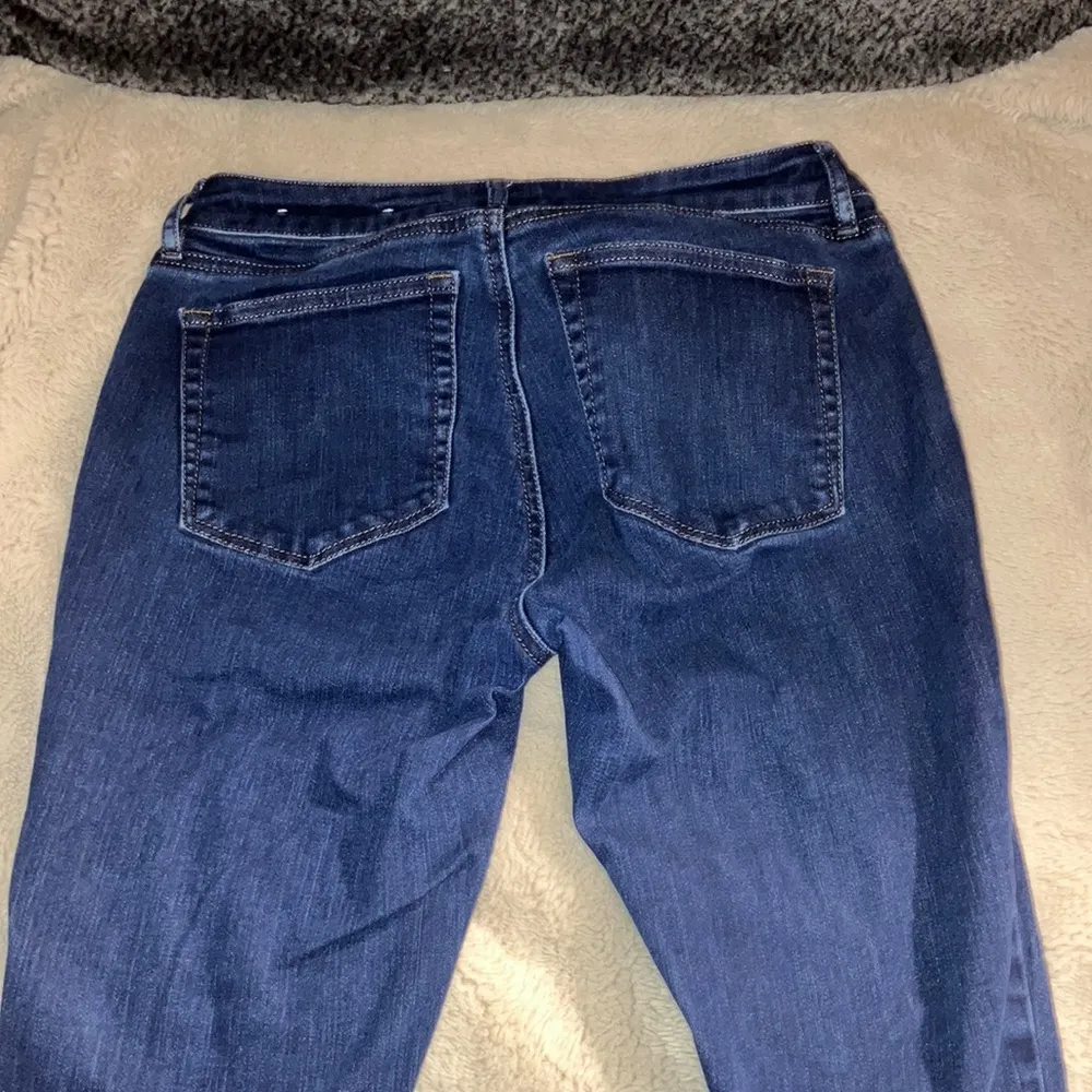 Loft High Curvy Skinny Jeans, size 2P - Image 3
