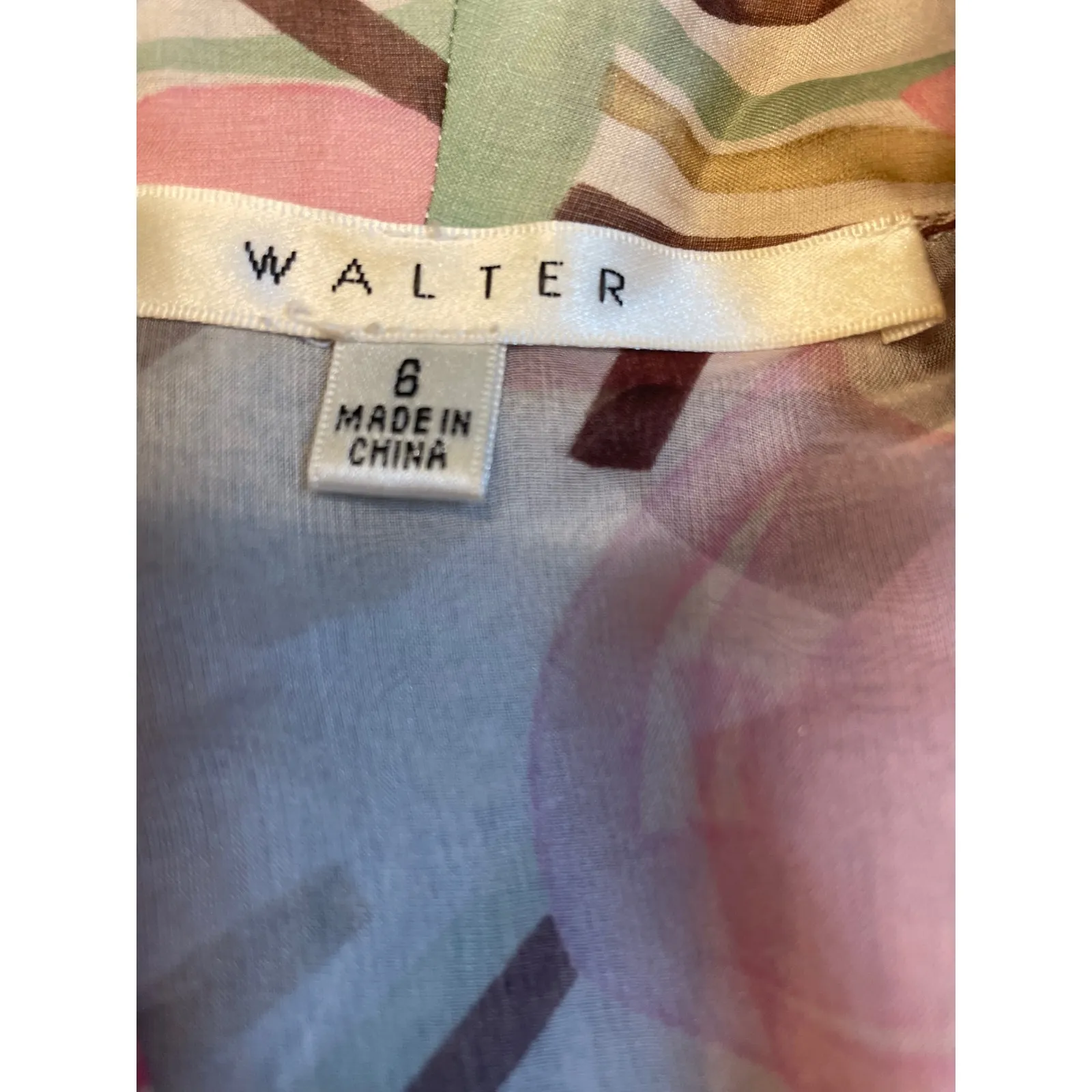 WALTER Floral Print Silk Short Sleeve V Neck Button Front Dress Size 6 Pink - Image 4