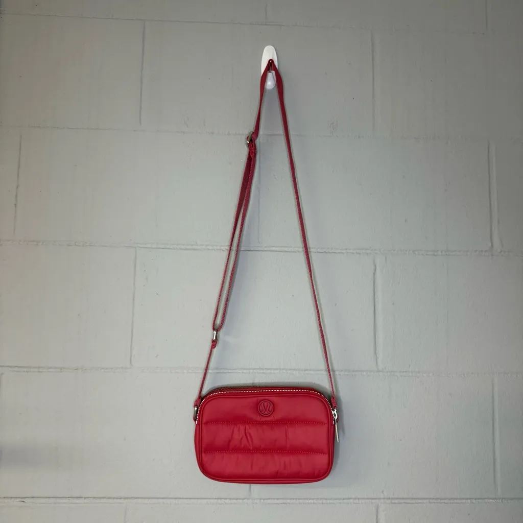 Lululemon Wunder Puff Crossbody Camera Bag 2L in Vintage Rose Crossbody Purse - Image 4