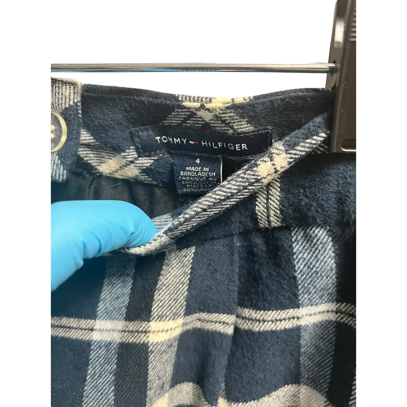 Tommy Hilfiger Mini Skirt Size 4 Blue Cream Plaid Flannel Tartan Pockets Preppy - Image 4