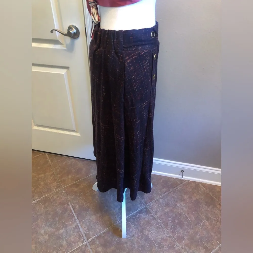 NWOT Winter Skirt Dark Brown and other Colors Size Medium - Image 5