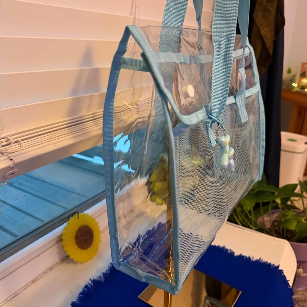 Brand new. Transparent, very thick and durable Tote with Blue Trim - Image 6