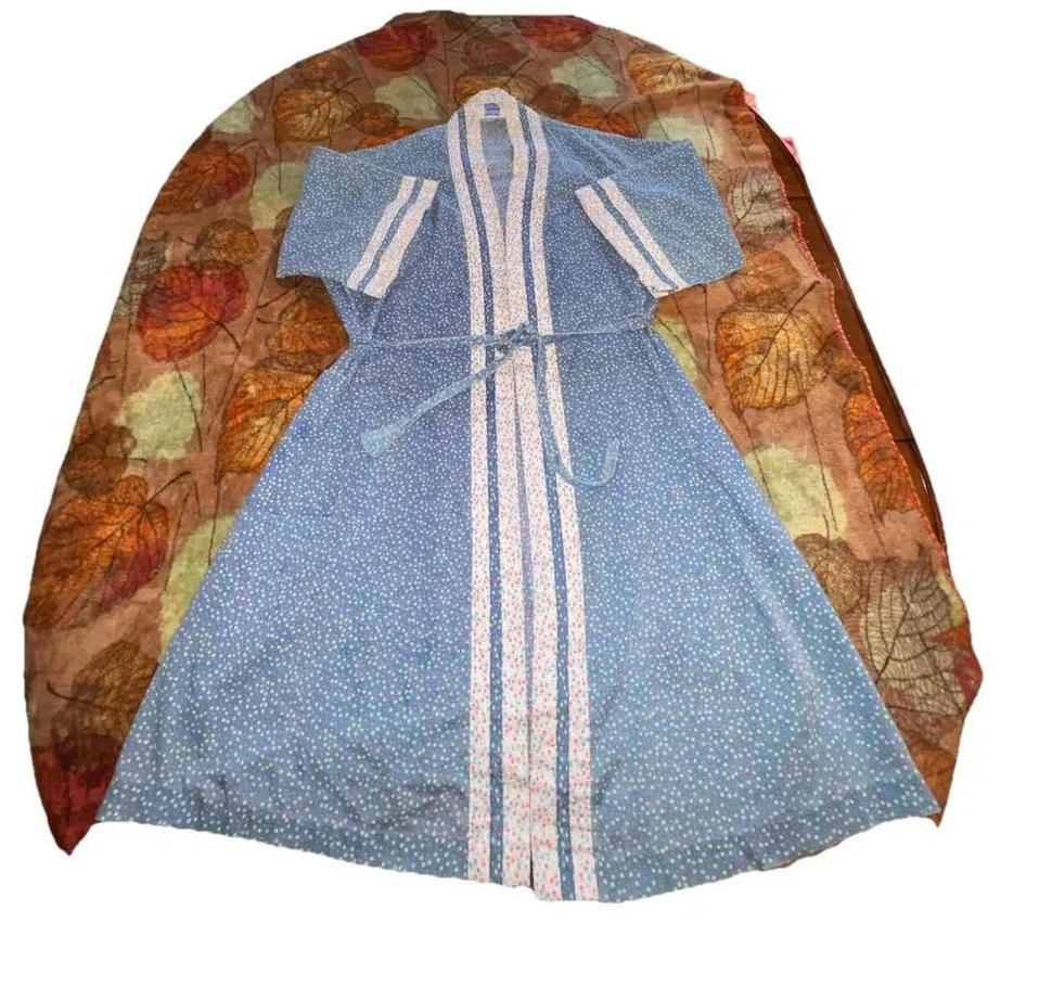Vintage 70s Berkleigh Juniors Blue Floral Cottagecore Cotton Robe Size undefined - Image 1