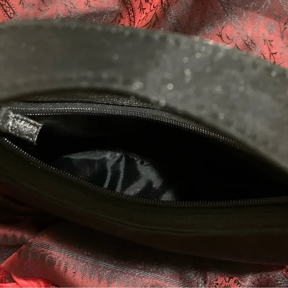 EUC mini black evening purse with silvery sheen - Image 8