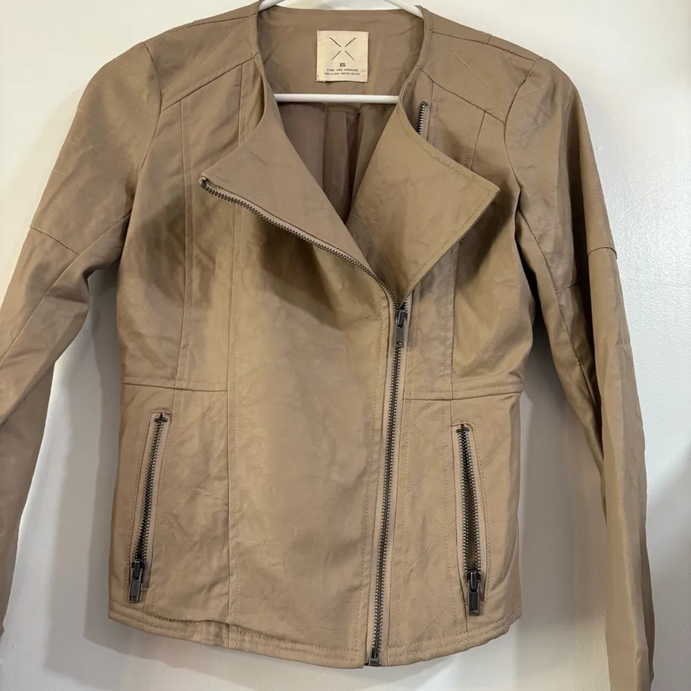 Anthropologie Pins & Needles Tan Hyde Moto Jacket Motorcycle Rocker Metal - Image 4