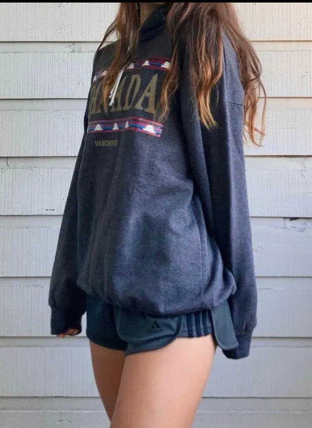 Vancouver Canada Sweatshirt Gray Size L - Image 2