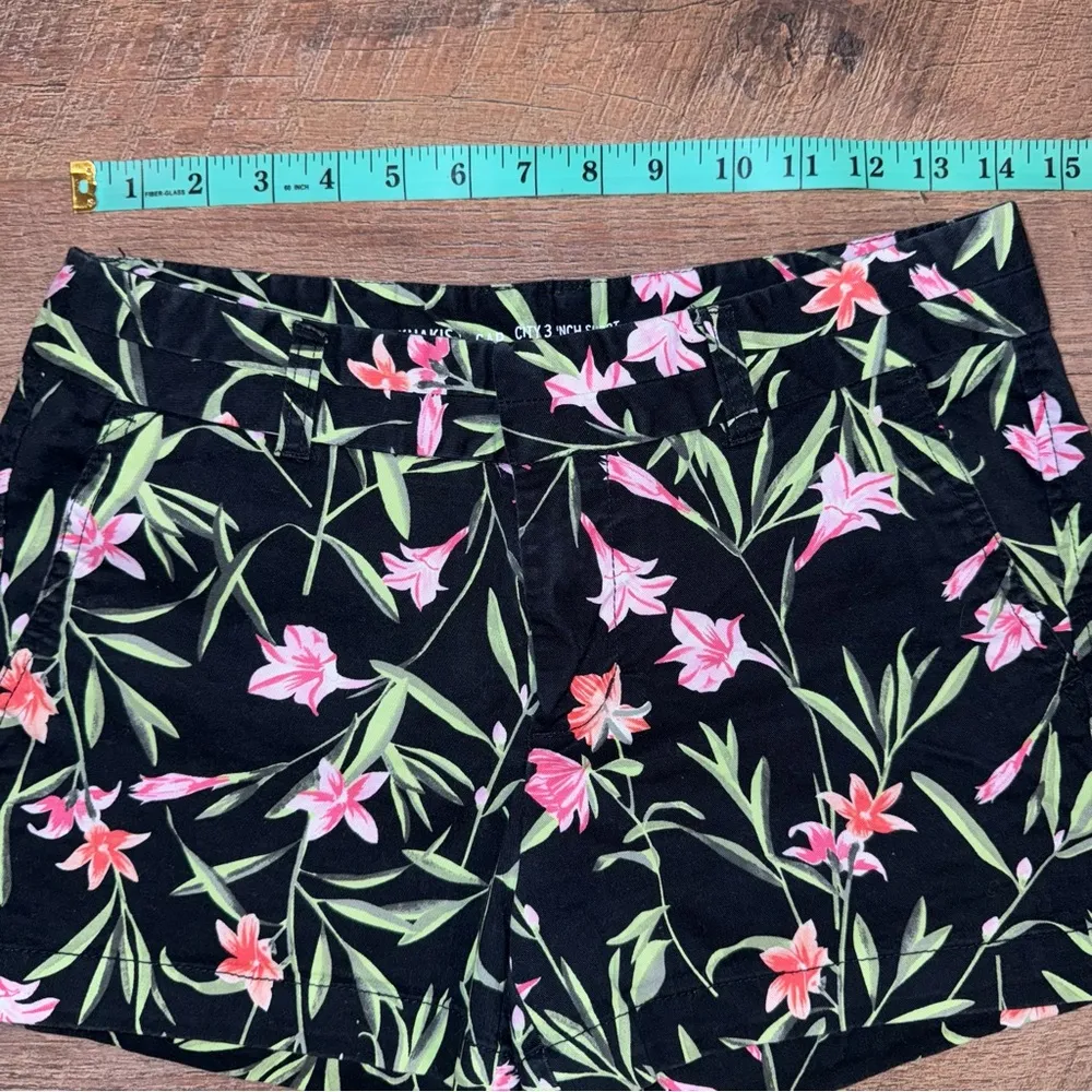Black Floral Khaki Shorts Khakis by Gap City 3 Inch Shorts - Image 5
