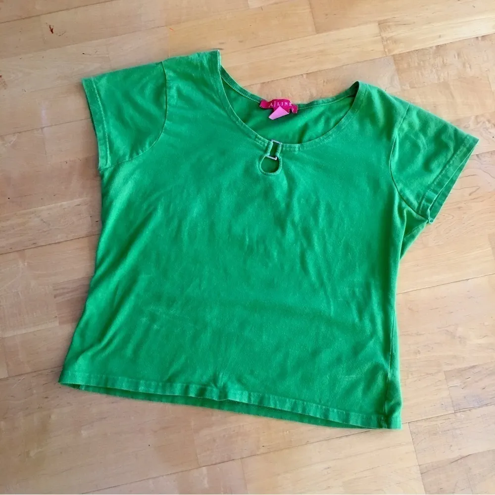 LAST CHANCE! A Line Colorful Short-Sleeve, Cropped Keyhole Tee, Green, Size XL - Image 11