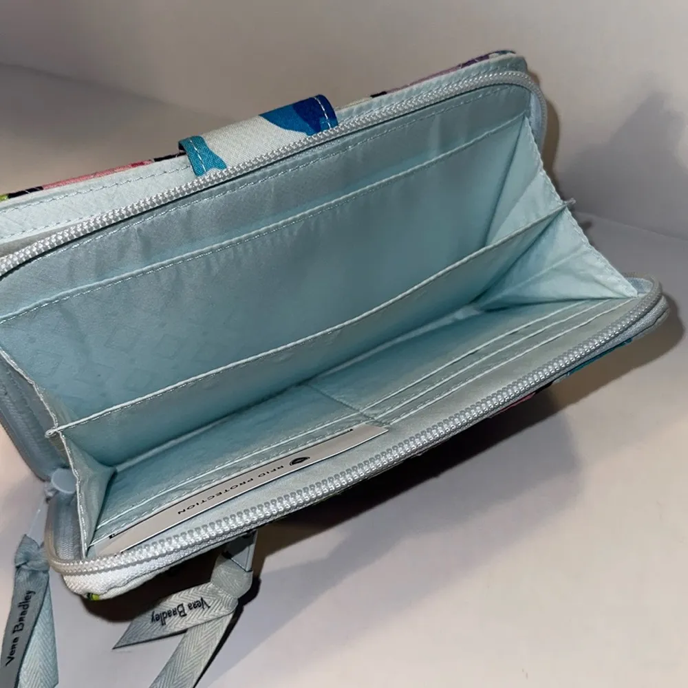 Vera Bradley lRFID Turnlock Wallet in Signature Cotton #61 - Image 4