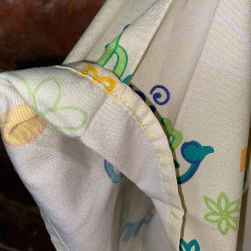 Expo Ribbon Sharing is Caring Hugging Nursing Scrub Top Women's Size Medium Green - Image 6